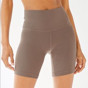 TNA Butter Atmosphere High Rise 7” Short